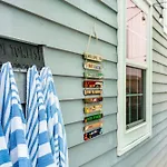 3Br Retro Arcade Home W Games & Pool!
