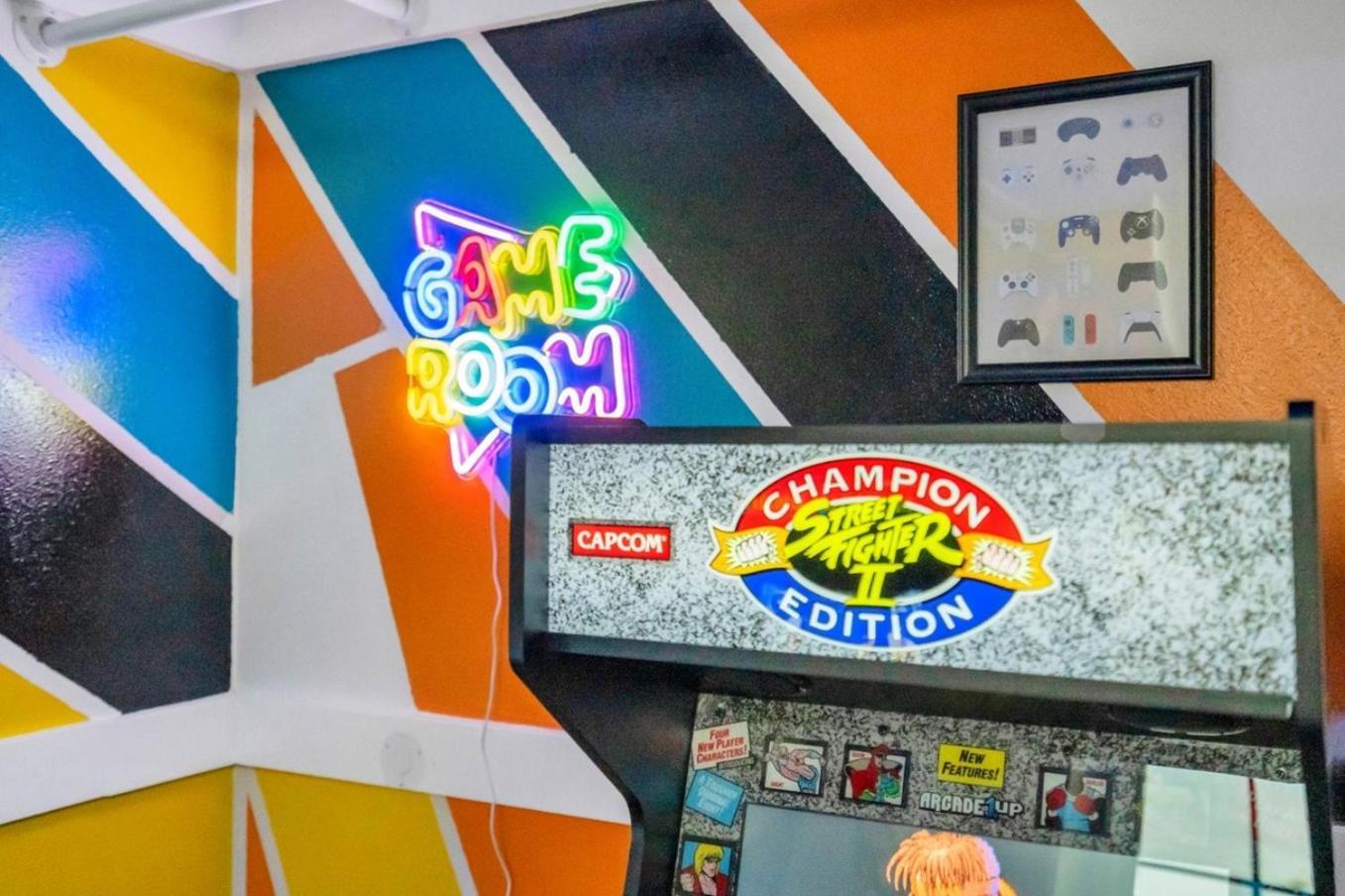 3br Retro Arcade W Games & Pool!