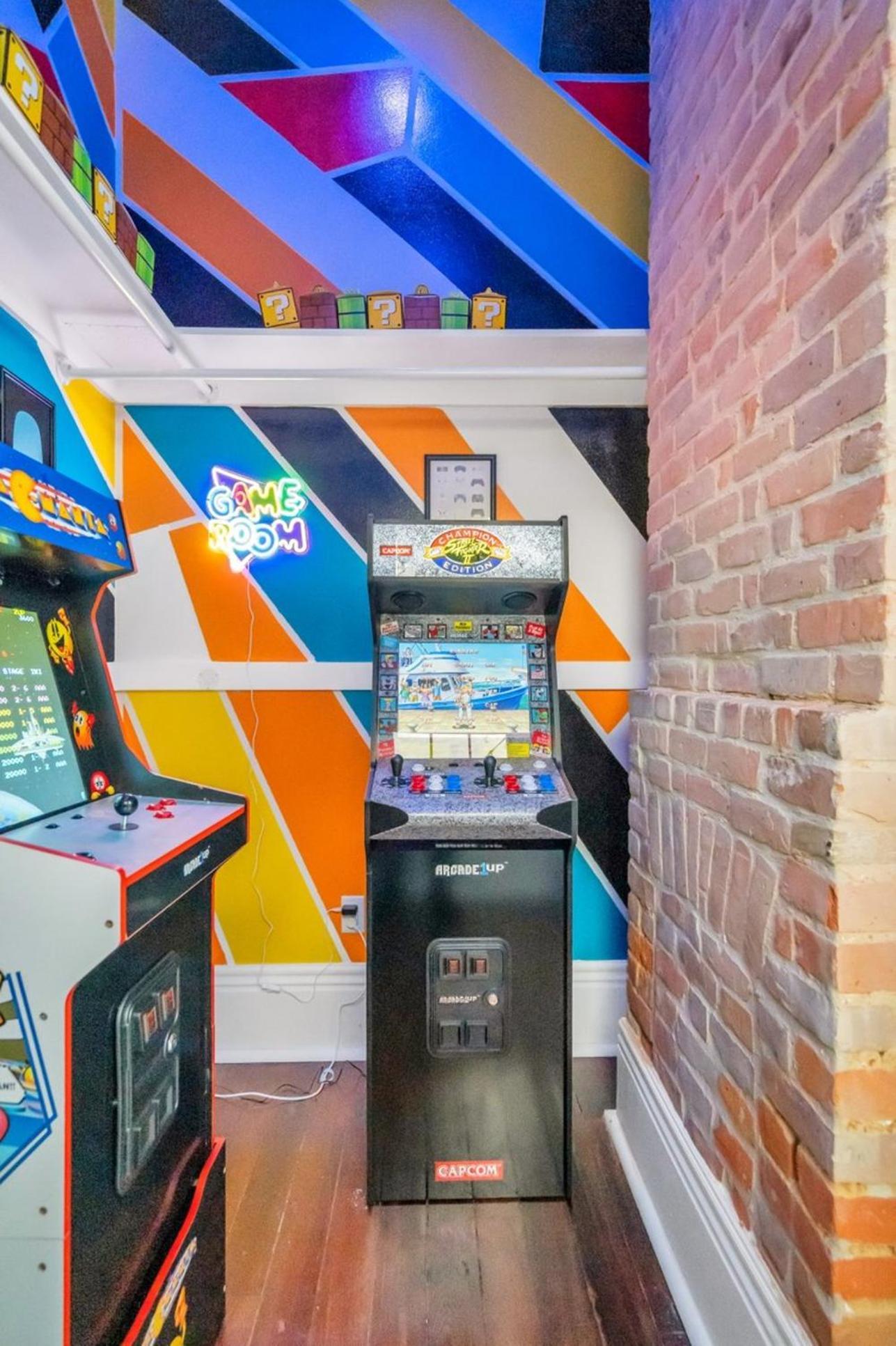 3br Retro Arcade W Games & Pool! Holiday home