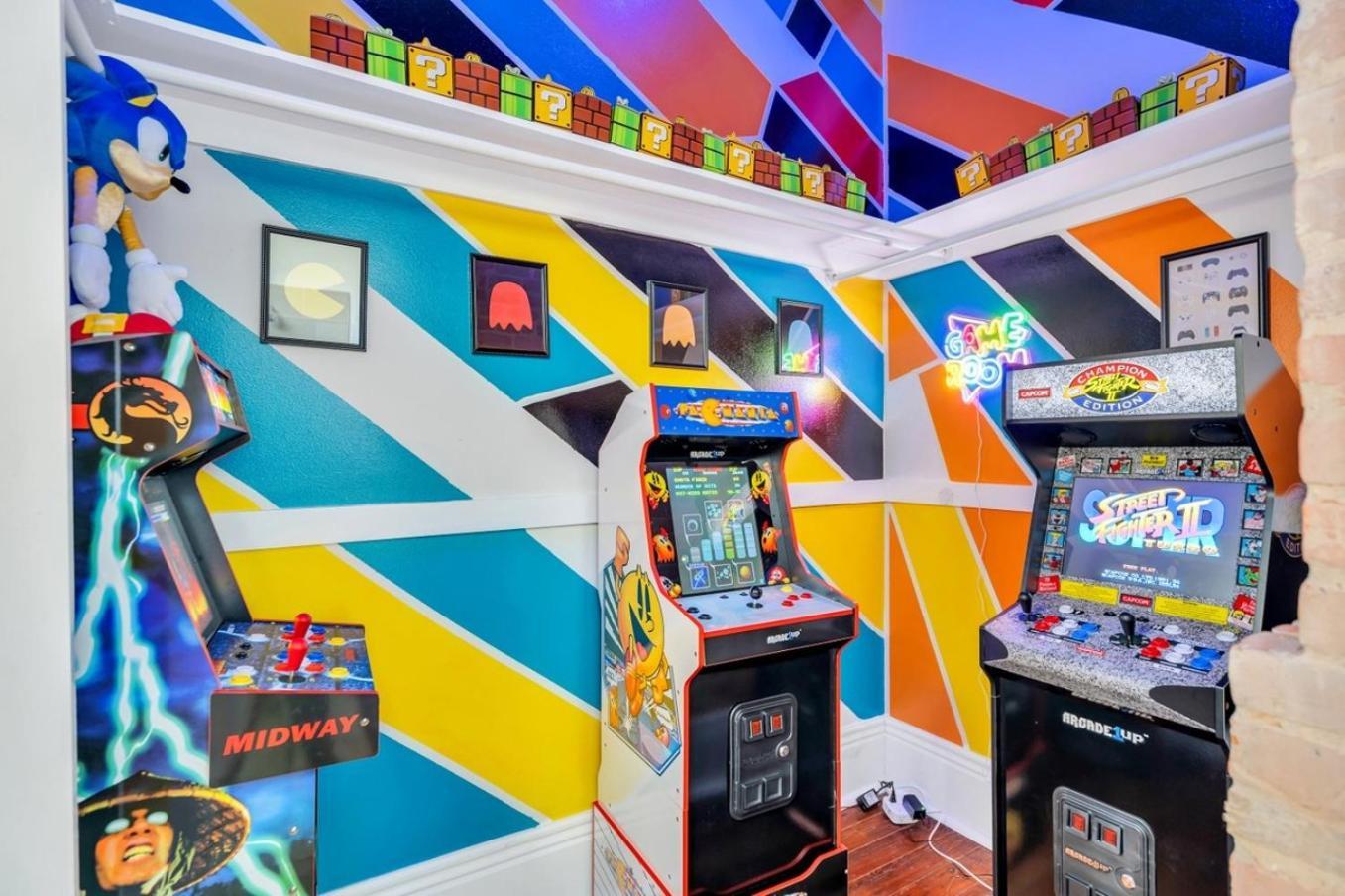 3br Retro Arcade W Games & Pool! Holiday home *