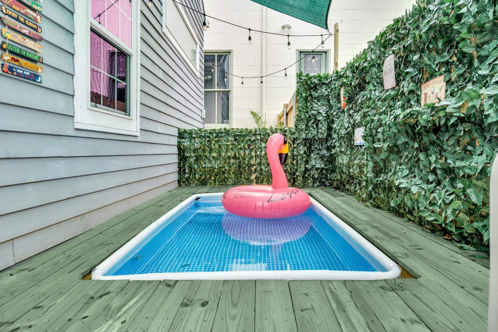 3br Retro Arcade W Games & Pool! Holiday home